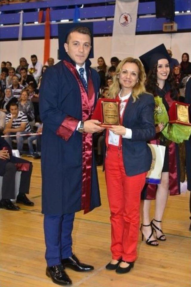 Yaşar Doğu Spor Bilimleri Fak&uuml;ltesi&rsquo;nde 320 &Ouml;ğrenci Kep Attı 3