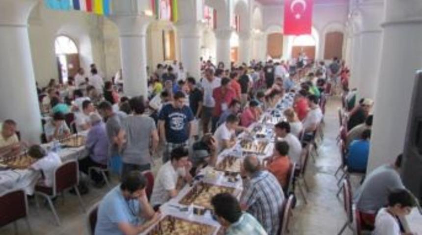 Çeşme Büyük Satranç Ustalarını Ağırlamaya Hazırlanıyor