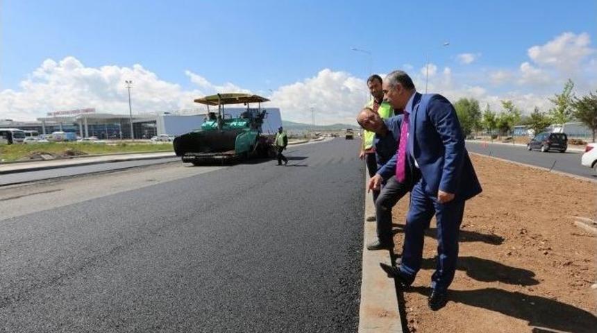 Sivas Belediyesi Yol Yapım &Ccedil;alışmalarını S&uuml;rd&uuml;r&uuml;yor