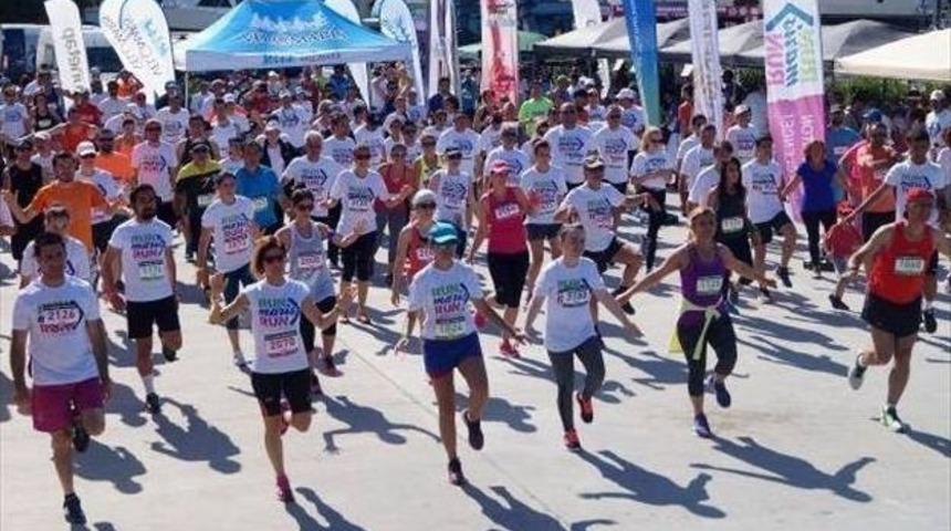 Marmaris&rsquo;te İlk Defa Koşu Maratonu D&uuml;zenlendi