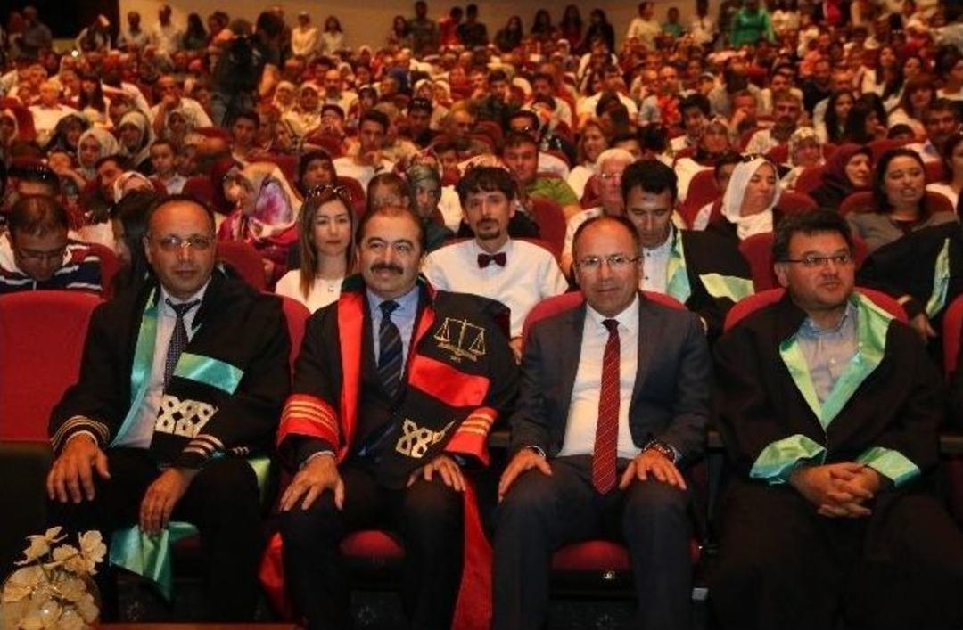 Er&uuml; Seyrani Ziraat Fak&uuml;ltesi 5. D&ouml;nem Mezunlarını Verdi
