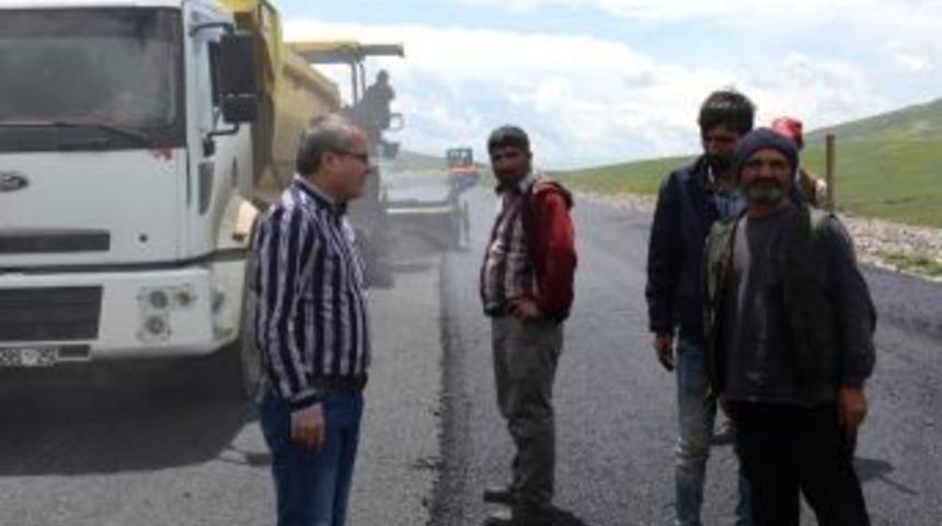 G&ouml;le Yolunda Asfaltlama &Ccedil;alışması