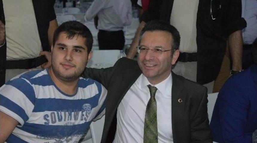 Valiliğin Sur&rsquo;da A&ccedil;tığı İftar &Ccedil;adırına Yoğun İlgi