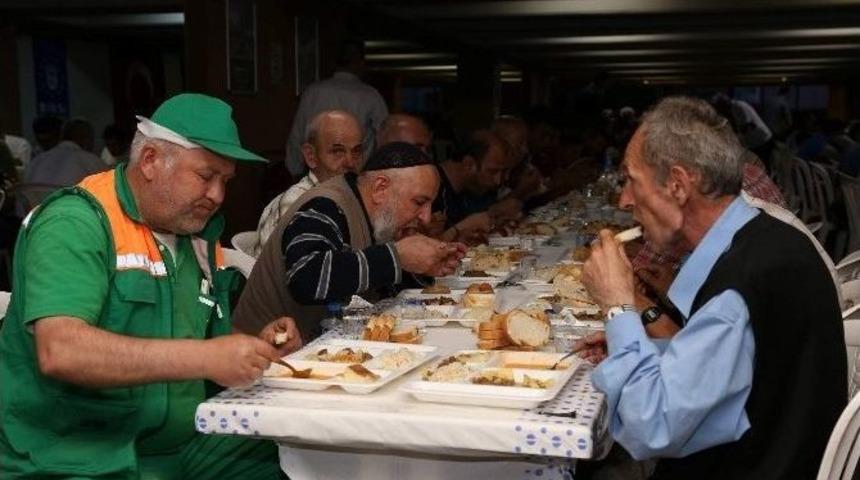 Aşevinde &lsquo;ilk İftar&rsquo; Coşkusu