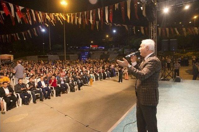 Nihat Hatipoğlu, Ramazan Ayının İlk Gününde Gaziosmanpaşalı Vatandaşlarla Buluştu