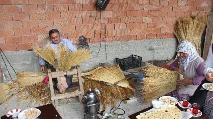 Yılda Beş Bin Süpürge Bağlıyor