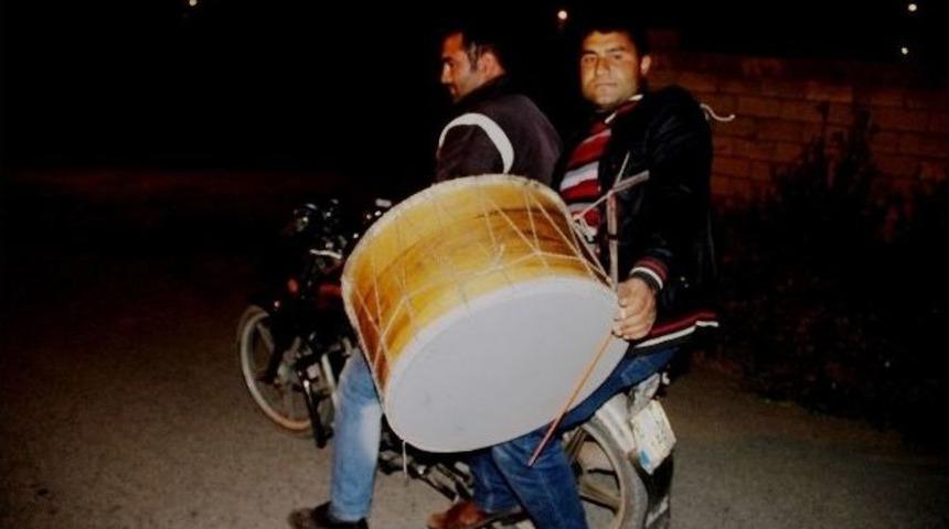 Motorlu Ramazan Davulcuları İş Başında