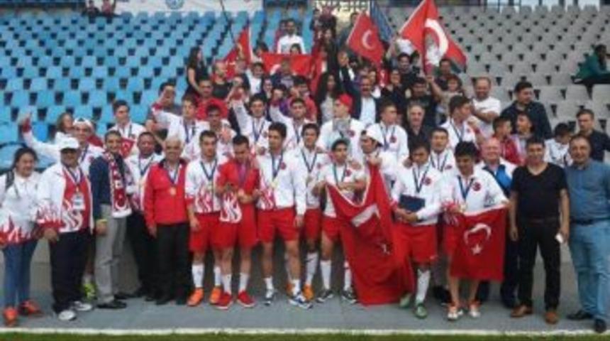 Bah&ccedil;elievler Deneme Anadolu Lisesi Avrupa Şampiyonu