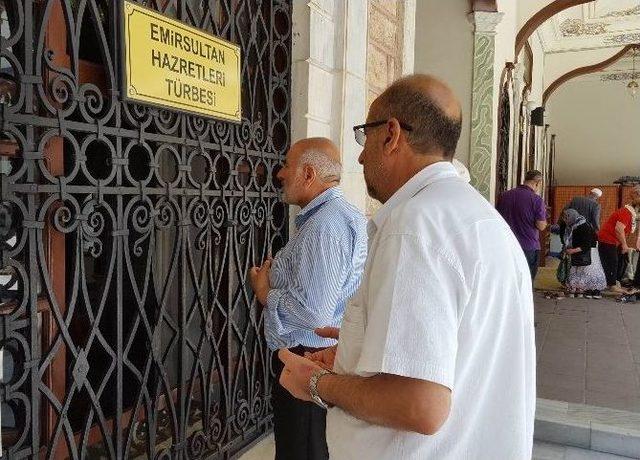 Evliyalar Şehri Bursa’da Türbeler Ramazan Sebebiyle Doldu Taştı