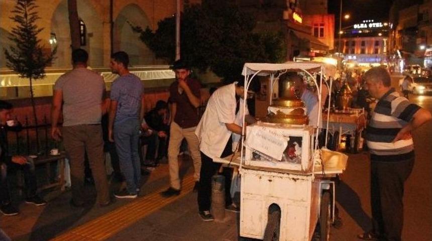 İftar Sonrası Salep Yoğun İlgi G&ouml;r&uuml;yor