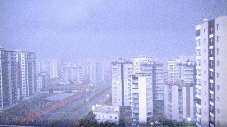 Şimşek Ve G&ouml;k G&uuml;r&uuml;lt&uuml;s&uuml; Korkuttu