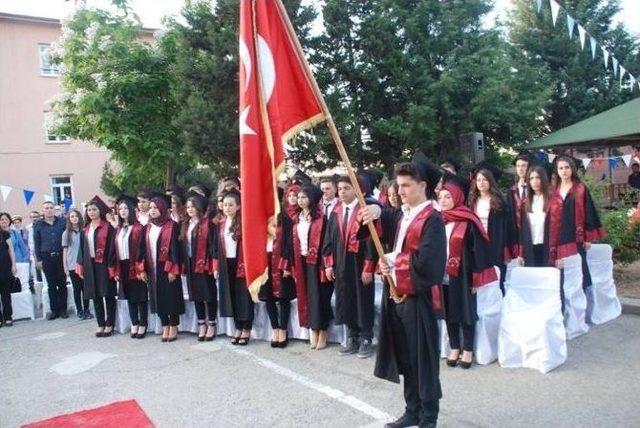 Alaplı Anadolu Lisesi’nde Mezuniyet Coşkusu