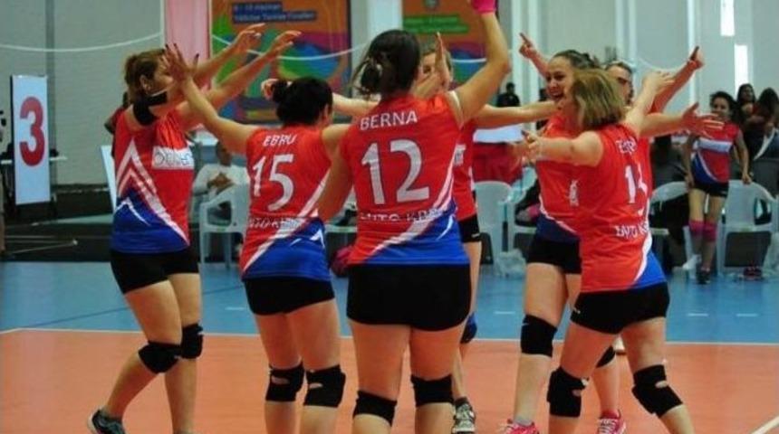 Voleybolda &Uuml;&ccedil;&uuml;nc&uuml;l&uuml;k Kupası Ento Kbb&rsquo;nin Oldu