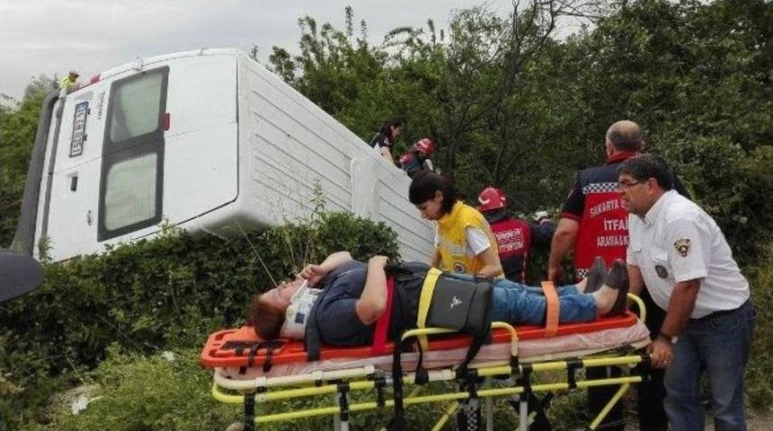 Yaralılar Minib&uuml;s &Uuml;st&uuml;nde Kurtarılmayı Bekledi