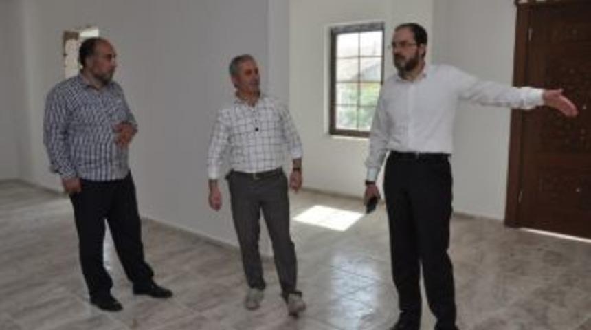 Başkan Ayaz, Bah&ccedil;ecik Semt Konağını İnceledi