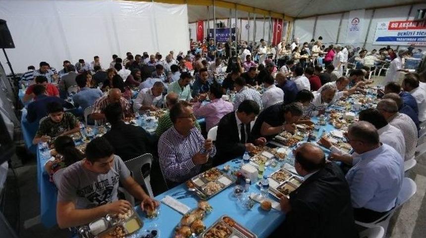 B&uuml;y&uuml;kşehir İftar &Ccedil;adırı Misafirlerini Ağırlıyor