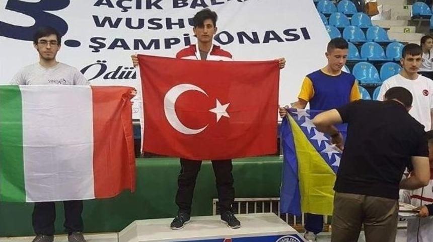 Tarık İnce 65 Kiloda Wushu Balkan Şampiyonu Oldu