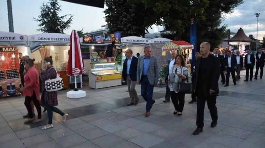 Başkan İlk İftarını Vatandaşla Birlikte Yaptı