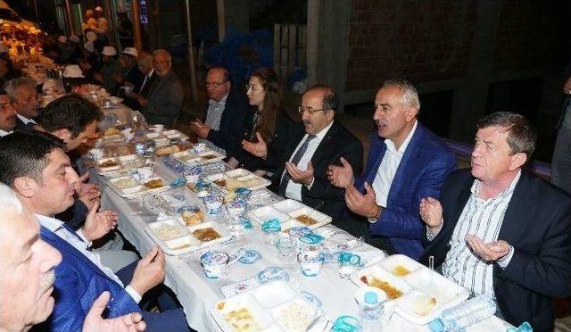 İlk İftar Sofrasını Hayrat’ta 1