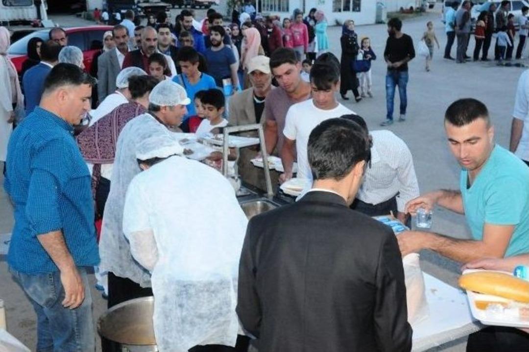 Şehr-i Tuşba&rsquo;da Şehr-i Ramazan İftar &Ccedil;adırı