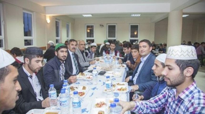 Kardeş Belediyelerden İftar Sofrası