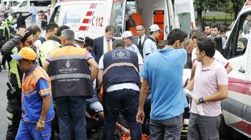 Ambulansa Eskortluk Yapan Motorlu Polis Kaza Yaptı
