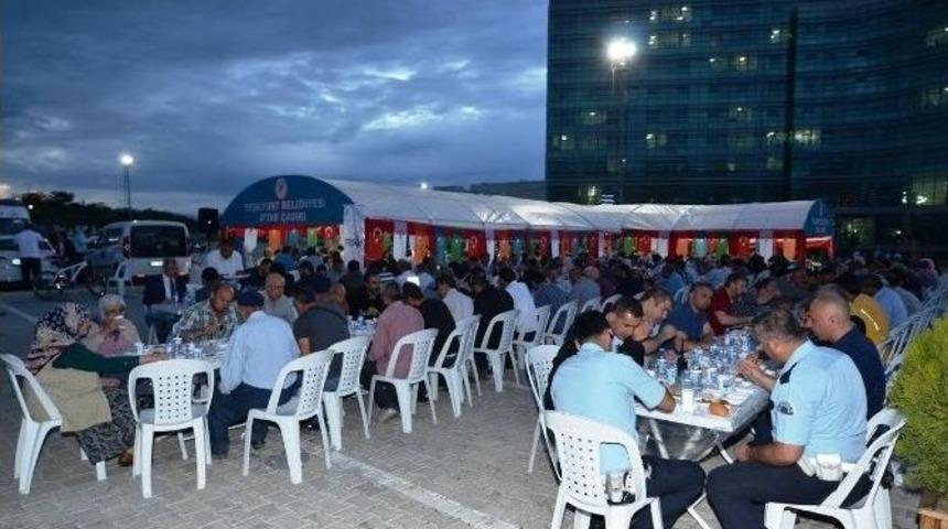 Yeni Devlet Hastanesi &Ouml;n&uuml;nde İftar &Ccedil;adırı Kuruldu