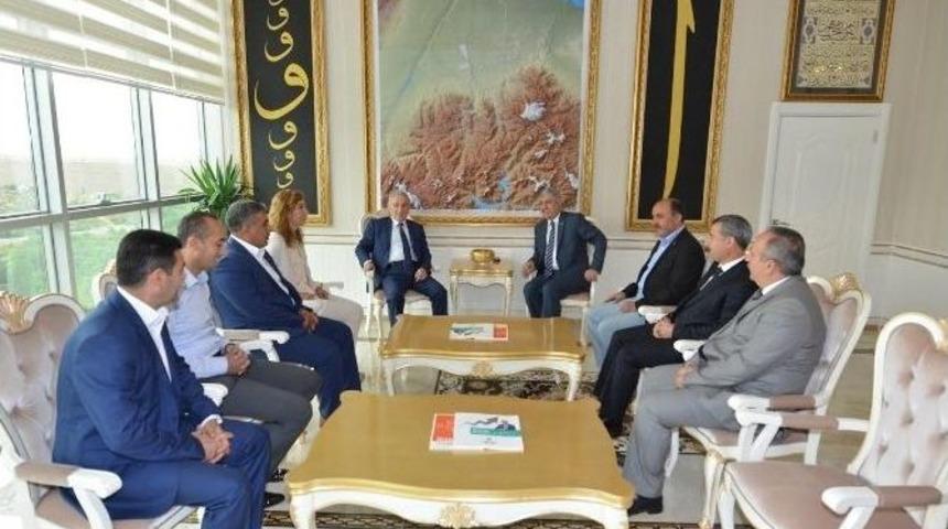 Kayseri&rsquo;ye Atanan Vali Kam&ccedil;ı, Yeşilyurt Belediyesini Ziyaret Etti