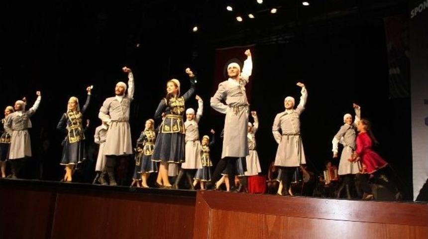 Kafkas Halk Dansları Gecesi &lsquo;amra&rsquo; İle Esti