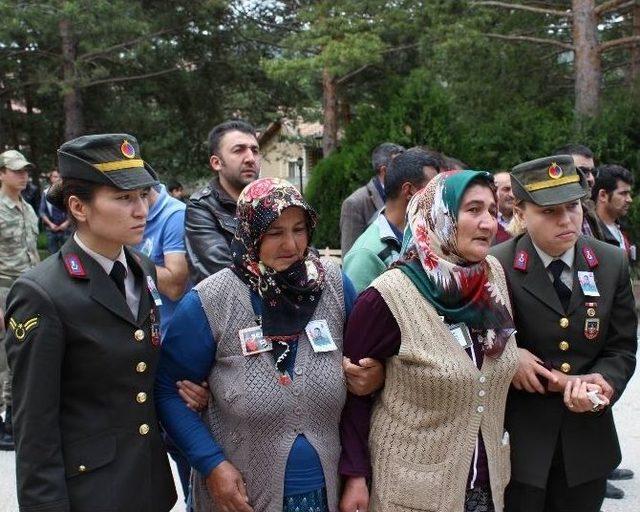 Şehit Jandarma Er Bulut’un Naaşı Memleketi Sivas’a Getirildi