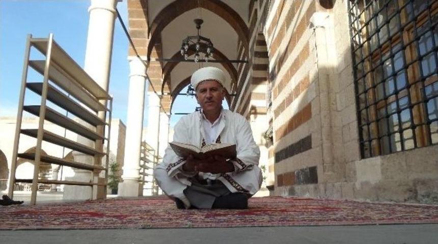 (&ouml;zel Haber) Asırlık Camide &Ouml;rnek Uygulama