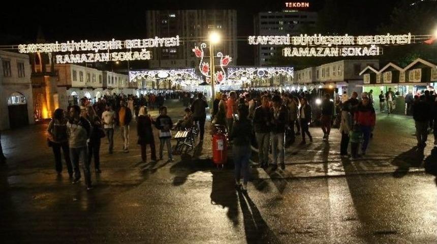 Ramazan Sokağı&rsquo;na İlgi B&uuml;y&uuml;k