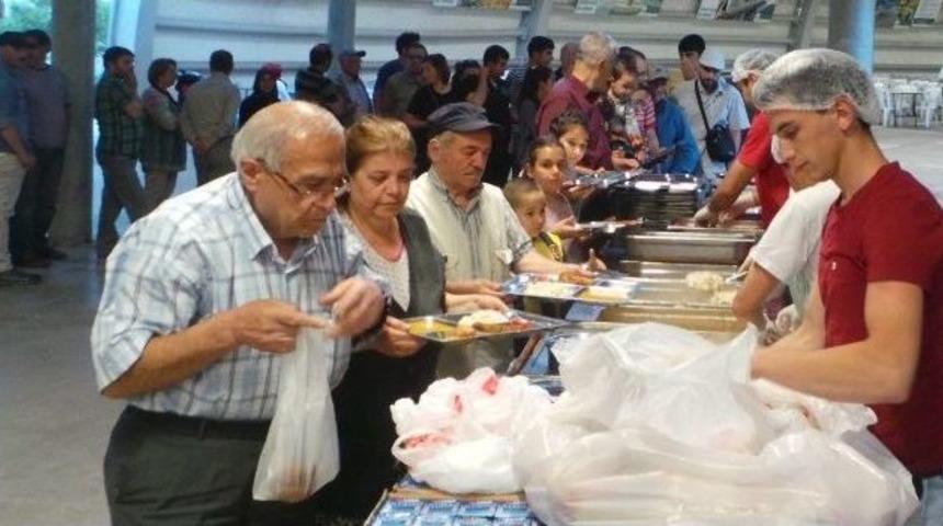 Btso, İftar Sofraları İlk G&uuml;nde 2 Bin Kişiyi Ağırladı