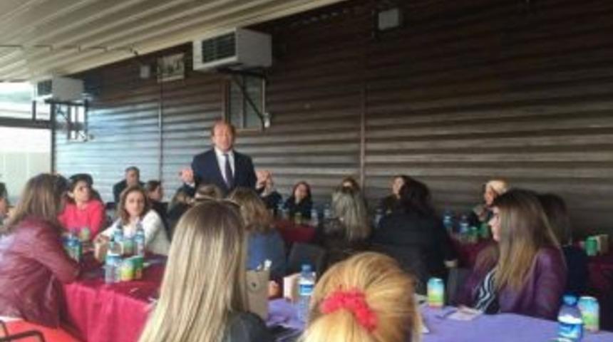 Prof. Dr. &Ouml;zen, Kadın Akademisyenlere Konuştu