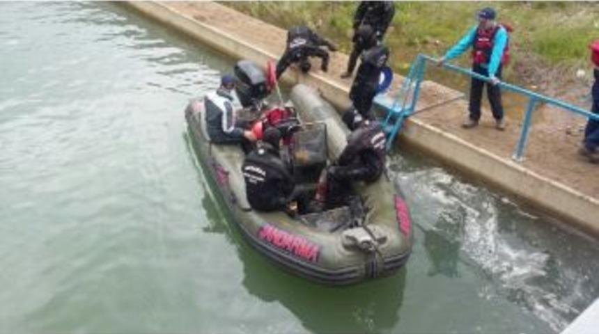 Dereye Yuvarlanan Otomobildeki İki Kişiden Birinin Cesedi Bulundu