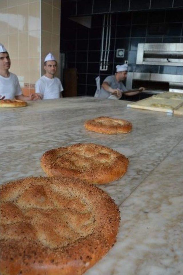 Ramazan Pidesi Trabzon’da Fındıklı Çıkıyor