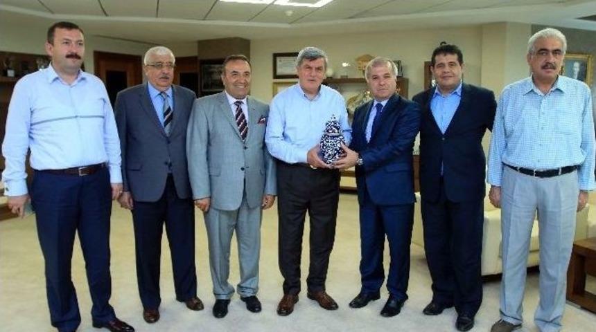 Başkan Karaosmanoğlu, Cem Vakfı&rsquo;nı Konuk Etti