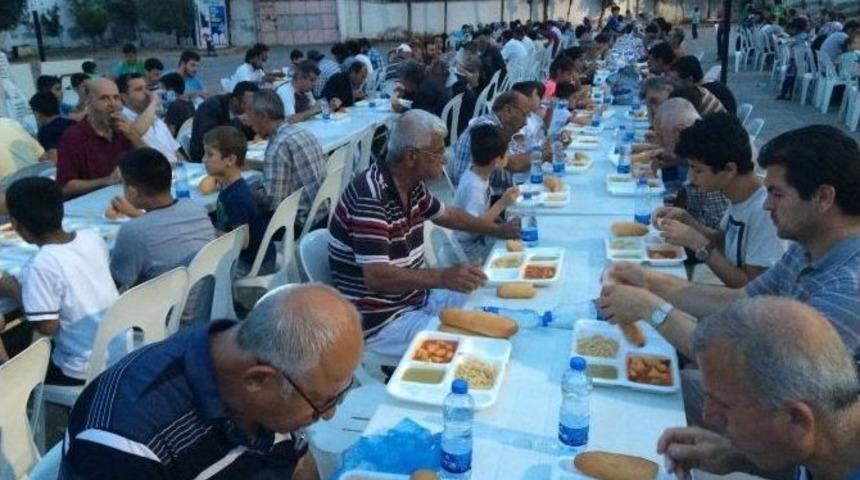 Mersin&rsquo;de Ramazan&rsquo;ın İlk İftar Programı İhh&rsquo;den