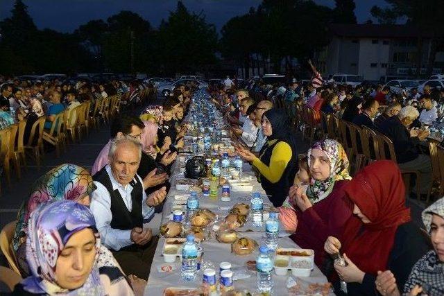 Pamukkale Belediye Personeli İftarda Buluştu