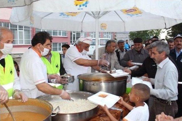 Sungurlu’da İftar Çadırına Yoğun İlgi