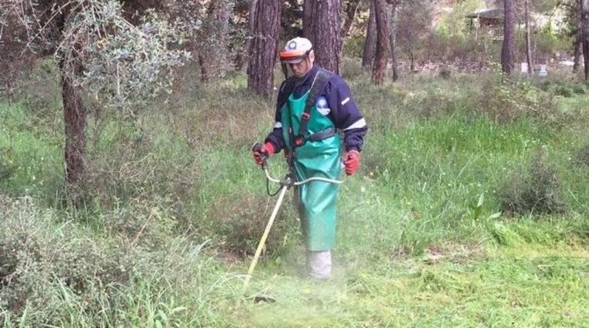 B&uuml;y&uuml;kşehir Belediyesinden, Kumluca&rsquo;da Mezarlık Bakımı