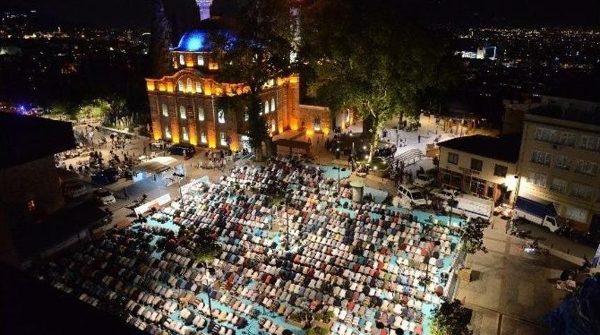 Yıldırım&rsquo;da Binlerce Kişiyle &Ouml;zel Teravih