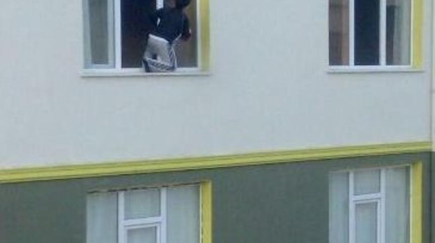 5. Katta Cam Silen &Ccedil;ocuk Y&uuml;rekleri Ağza Getirdi