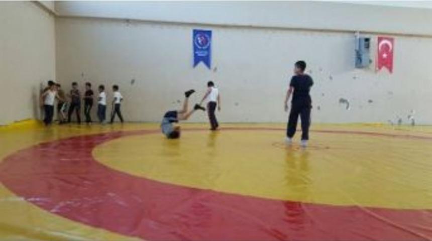 Diyarbekirsporlu G&uuml;reş&ccedil;ilere Durmak Yok