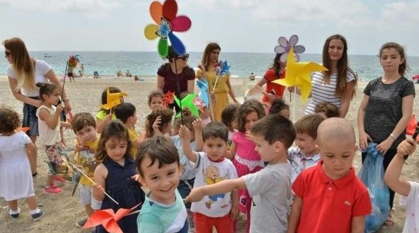 Konyaaltı Belediyesi Kreşi&rsquo;nden Sahil Temizliği