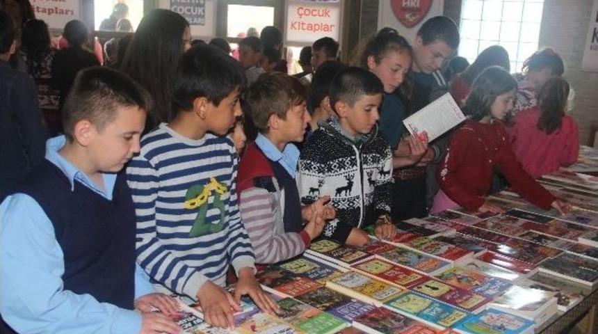1. Kavak &Ccedil;ocuk Kitapları Fuarı A&ccedil;ıldı