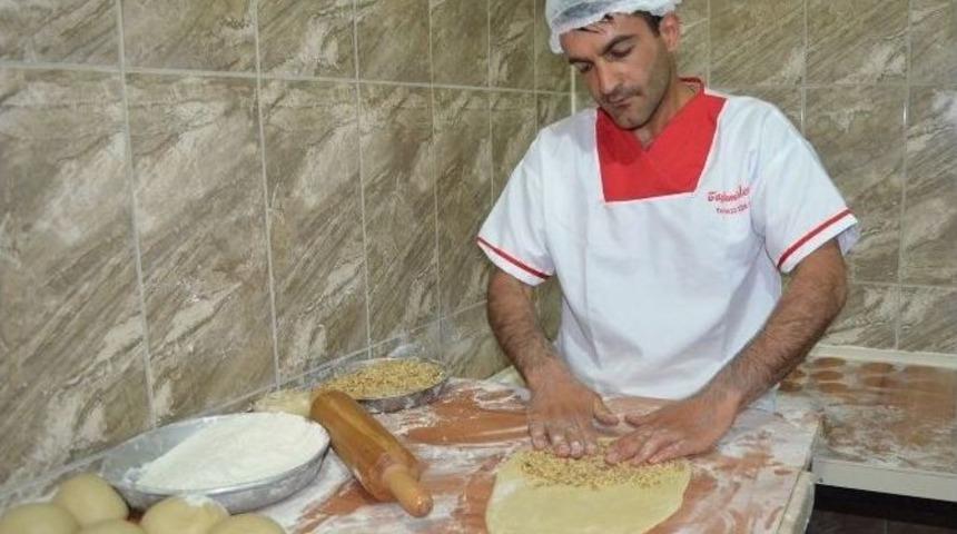 Ramazan Ayının Vazge&ccedil;ilmez Geleneği Cevizli &Ccedil;&ouml;rek