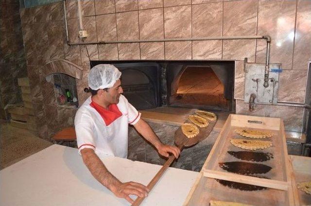 Ramazan Ayının Vazgeçilmez Geleneği Cevizli Çörek