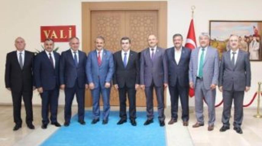 Develi Belediye Başkanı Mehmet Cabbar Vali Orhan D&uuml;zg&uuml;n&rsquo;&uuml; Ziyaret Etti