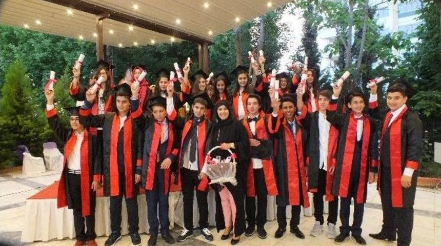 &Ouml;ğrencilerin, Mezuniyet Heyecanı